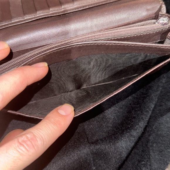 Women’s or Men’s Chocolate Vintage Gucci Long Wallet. So many pockets and 7/10 - Picture 8 of 17